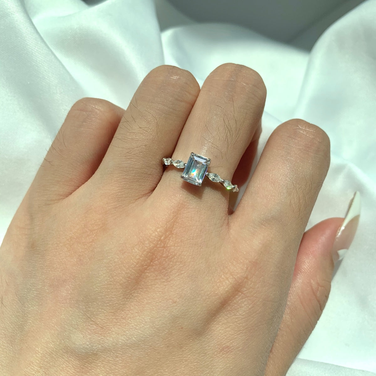 [Kismet Jewels ]1.0 Carat Dainty Resplendent Radiant Cut Daily Ring