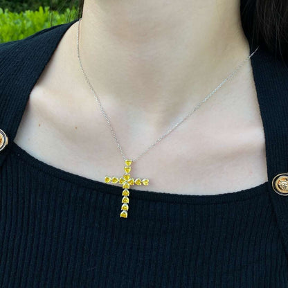 [Kismet Jewels ]Radiant Cross Shape Necklace