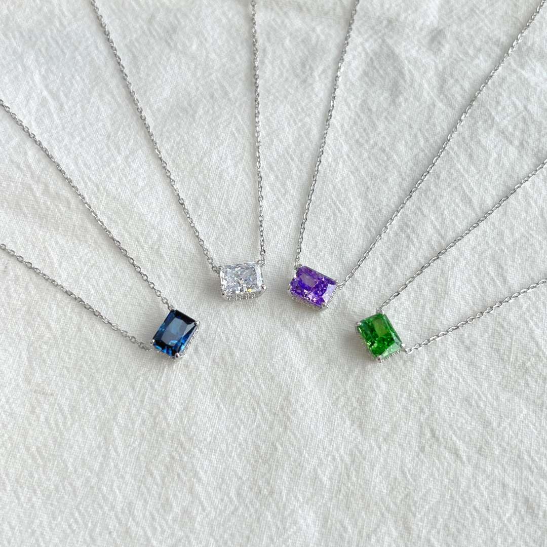 [Kismet Jewels ]Luxurious Square Shape Colorful Necalack