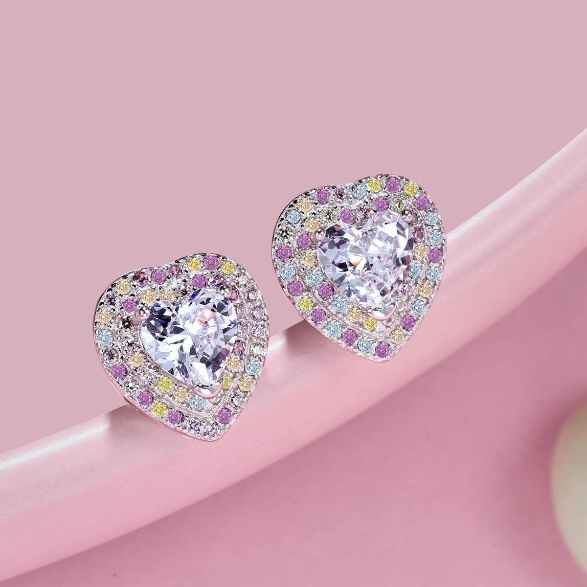 [Kismet Jewels ]Dazzling Heart Shape Lover Earrings