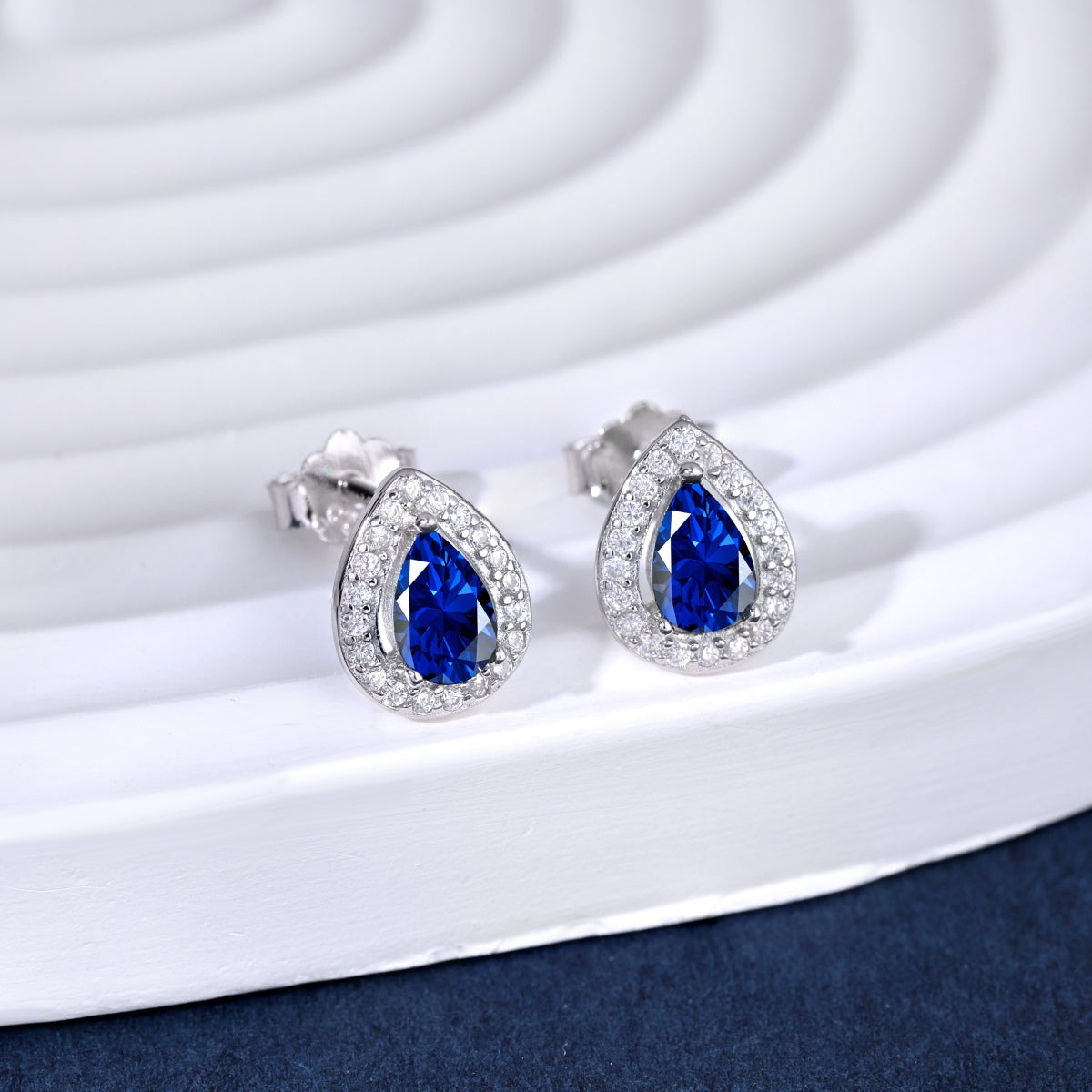 [Kismet Jewels ]Luxurious Water Drop Shape Earrings