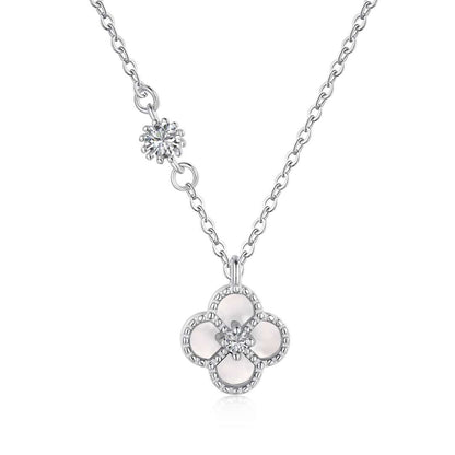 [Kismet Jewels ]Delicate Flower Shape Necklace