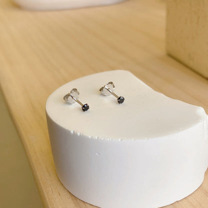 [Kismet Jewels ]Delicate Solitaire Earrings