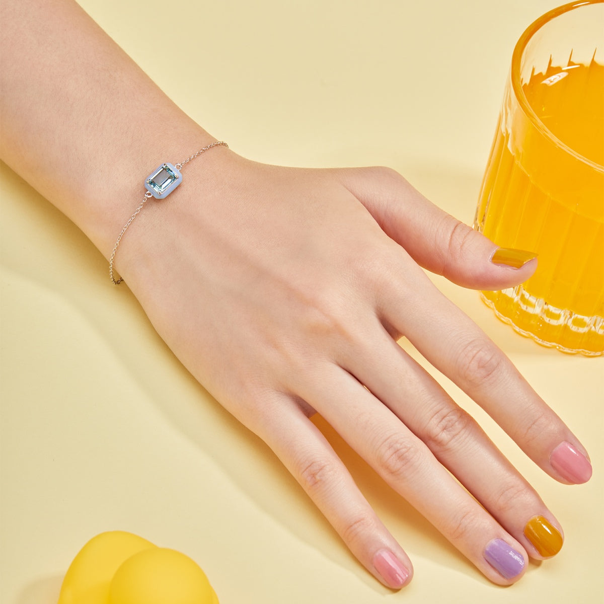 [Kismet Jewels ]2.0 Carat Sparkling Colorful Emerald Cut Daily Bracelet