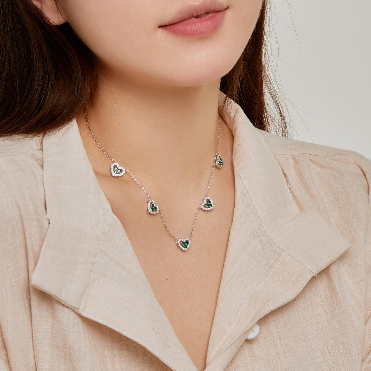 [Kismet Jewels ]Sparkling Five Heart Necklace