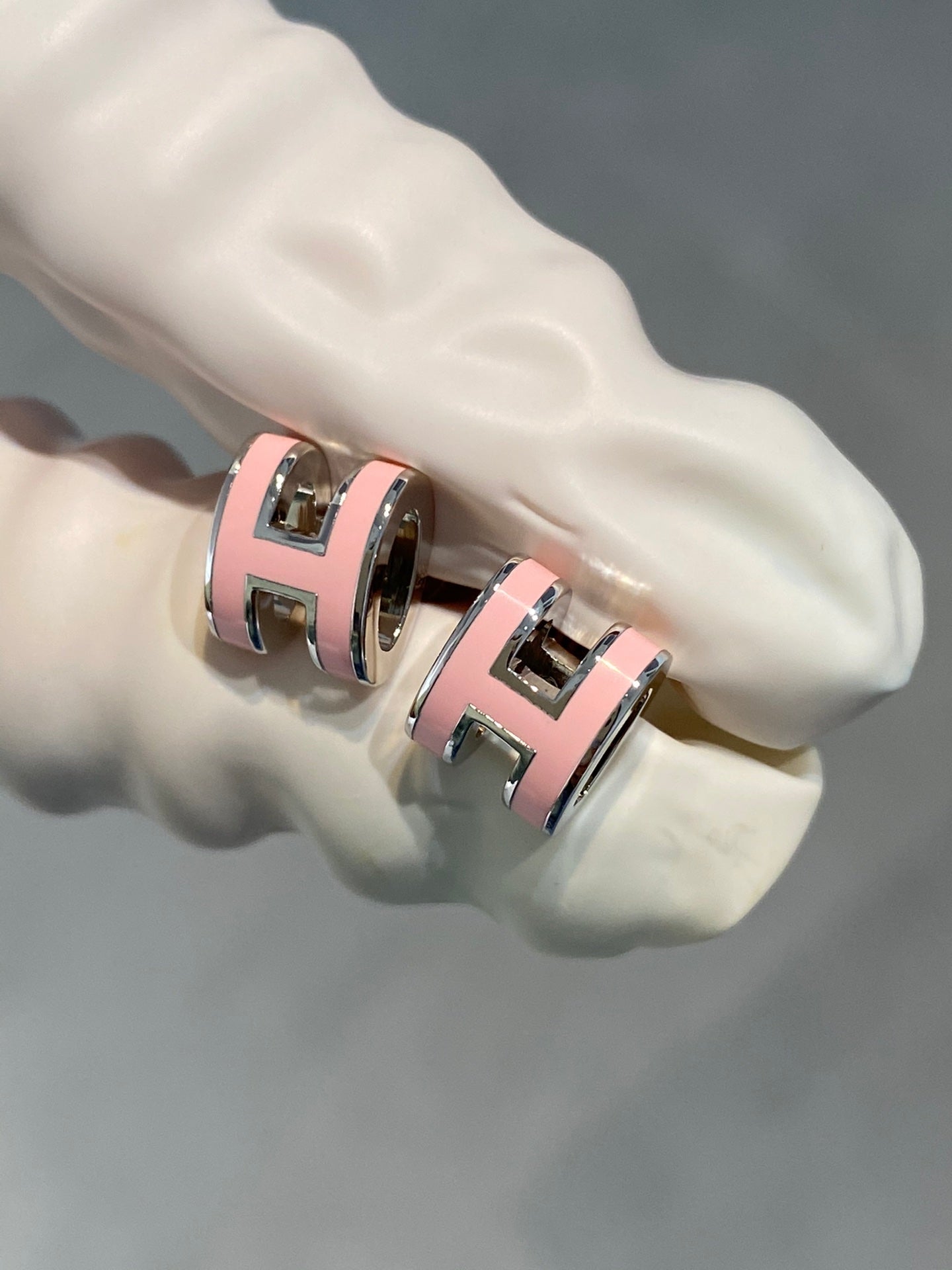 [Kismet Jewels ]MINI POP H SILVER EARRINGS PINK