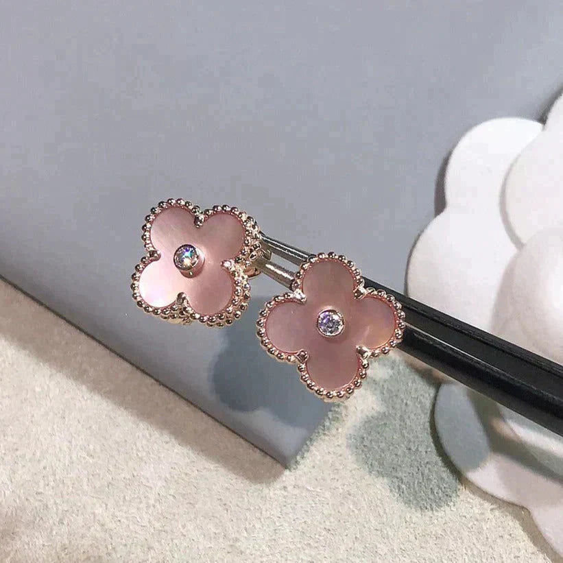 [Kismet Jewels ]CLOVER MEDIUM 1 MOTIFS  PINK MOP DIAMOND EARRINGS