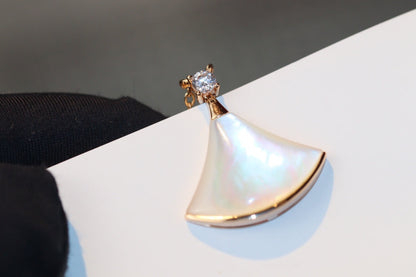 [Kismet Jewels ]DREAM NECKLACE WHITE MOP PINK GOLD 1 DIAMOND