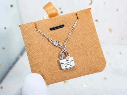[Kismet Jewels ]AMULETTE PEDANT SILVER NECKLACE