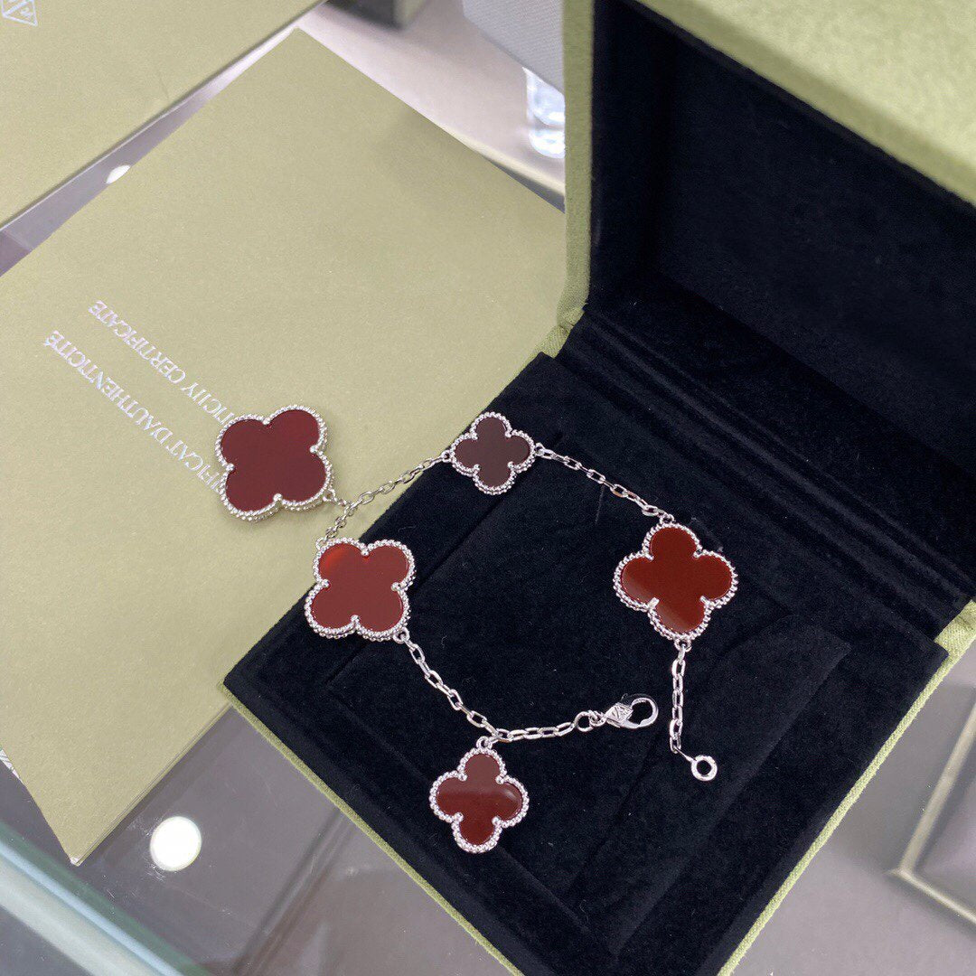 [Kismet Jewels ]CLOVER 5 MOTIFS SIVLER CARNELIAN BRACELET