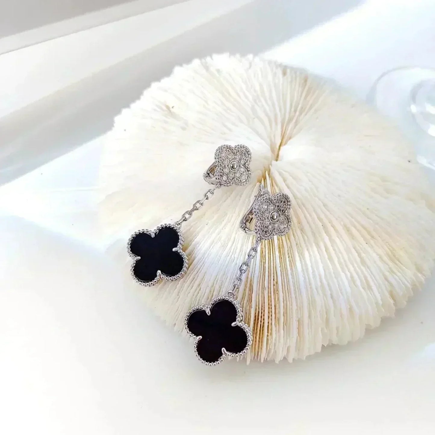 [Kismet Jewels ]CLOVER 2 MOTIFS  DIAMOND ONYX EARRINGS SILVER