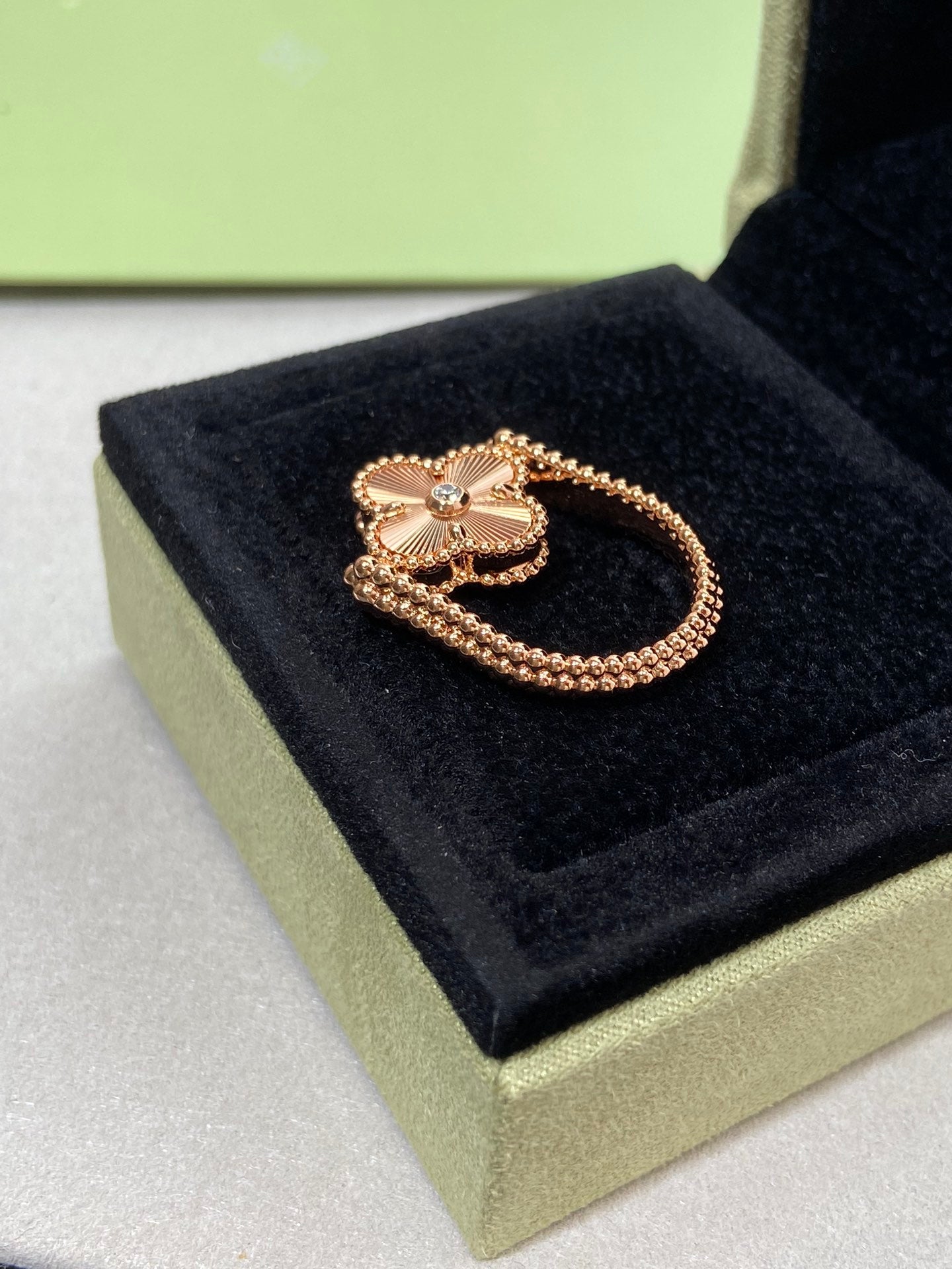 [Kismet Jewels ]CLOVER RIVERSIBLE PINK GOLD RING