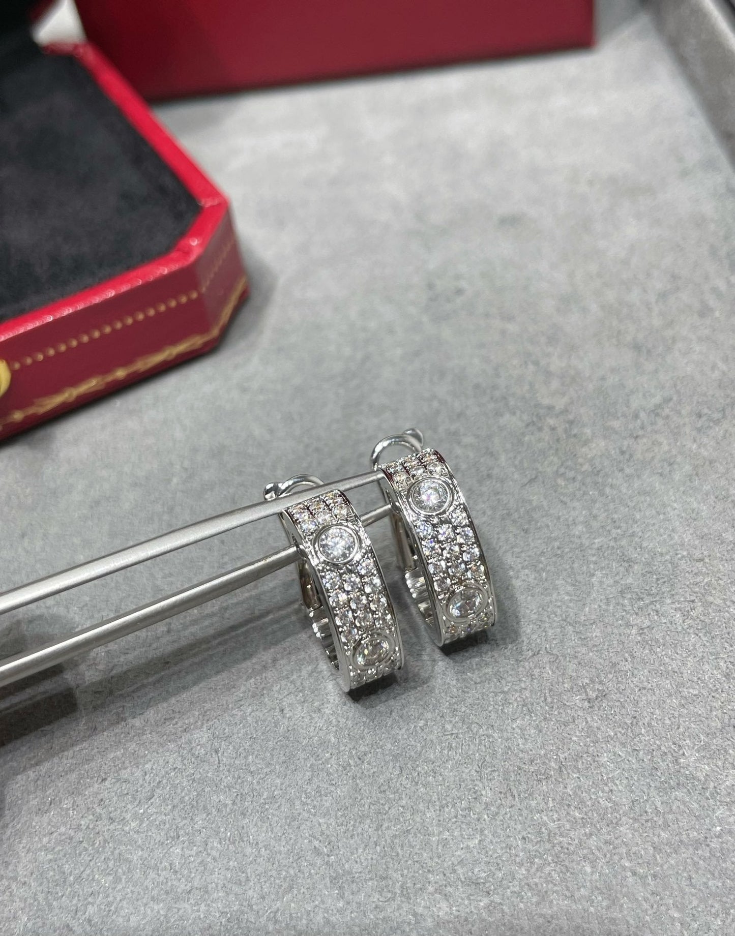 [Kismet Jewels ]LOVE 5.5MM DIAMOND PAVED EARRINGS