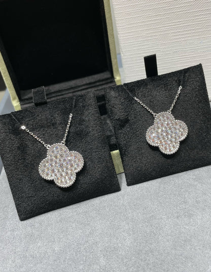 [Kismet Jewels ]CLOVER 25MM LARGE PENDANT DIAMOND PAVED SILVER NECKLACE