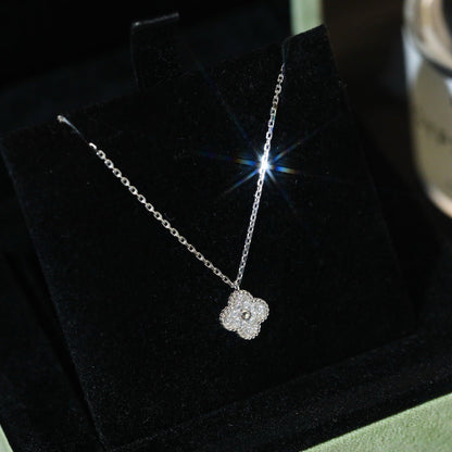 [Kismet Jewels ]CLOVER MINI 9.5MM PENDANT DIAMOND NECKLACE
