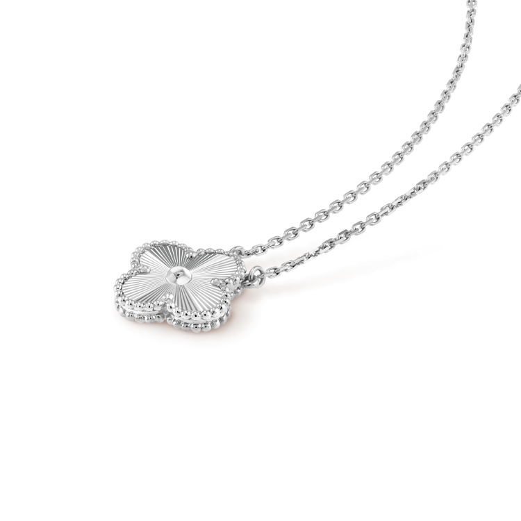 [Kismet Jewels ]CLOVER 15MM LASER NECKLACE SILVER