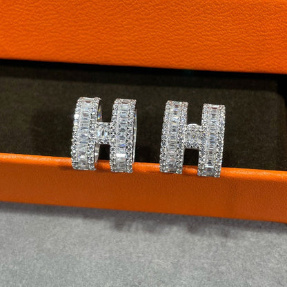 [Kismet Jewels ]H STUD EARRINGS WITH SILVER DIAMONDS