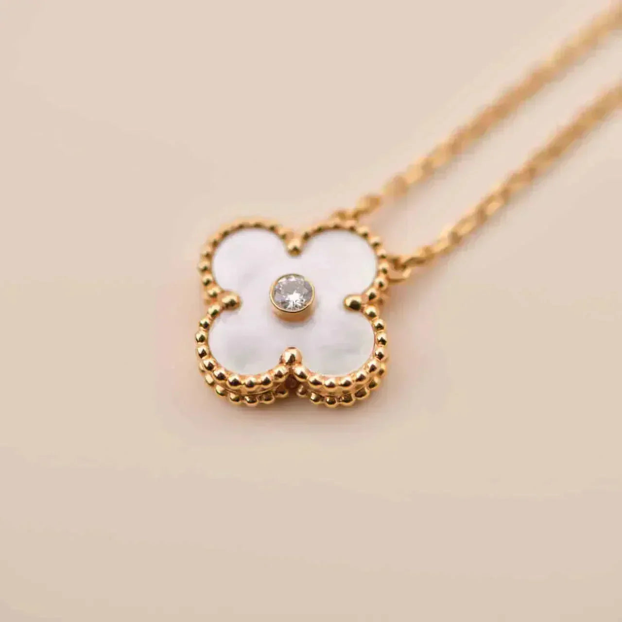 [Kismet Jewels ]CLOVER 15MM DIAMOND WHITE FRITILLARIA NECKLACE