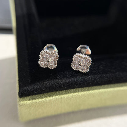 [Kismet Jewels ]CLOVER MINI DIAMOND STUD EARRINGS